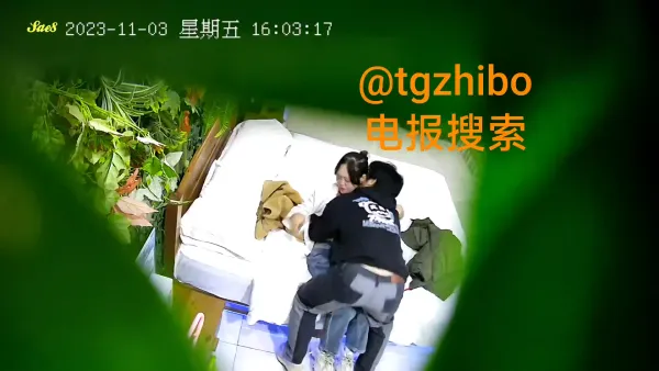 丰满人妻和民工老乡背着老公酒店开房